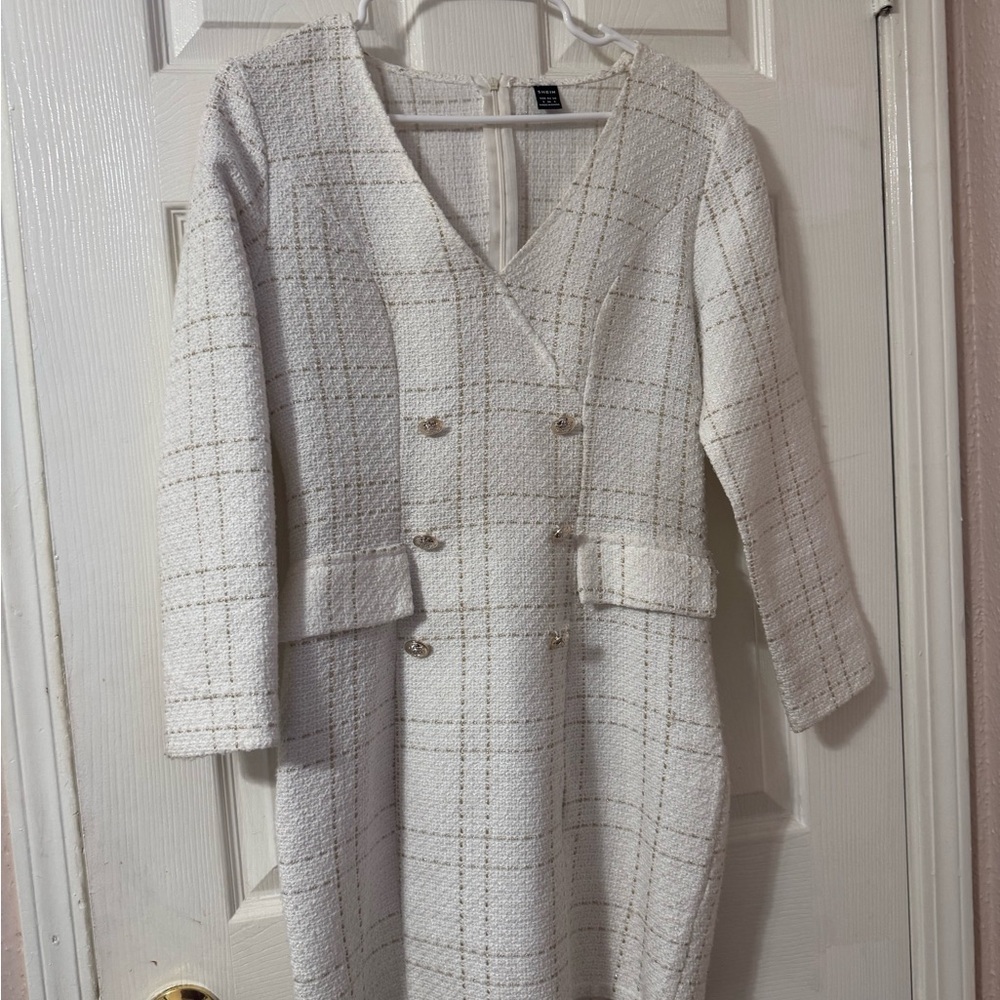 Chic White Plaid Double-Breasted Dress